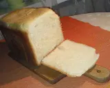 Puszyste ciasto drożdżowe z maszyny, idealne na kanapki. Przepis na nie jest prosty i szybki.