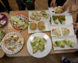 Dzieci tworzą zdrowe kanapki, ucząc się, wiesz co jesz catering dla dzieci.