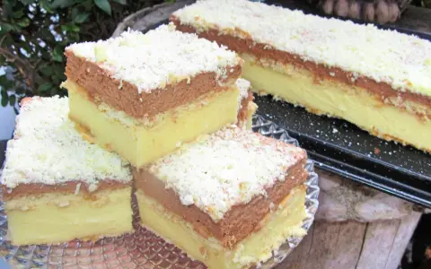 Pyszne ciasto napoleon, idealne na każdą okazję. Ten przepis na ciasto napoleon zachwyci każdego!