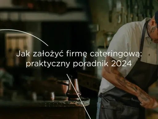 Szef kuchni w fartuchu przygotowuje się do pracy. Poradnik: jak założyć firmę cateringową.