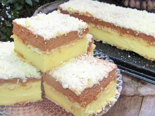 Pyszne ciasto napoleon, idealne na każdą okazję. Ten przepis na ciasto napoleon zachwyci każdego!