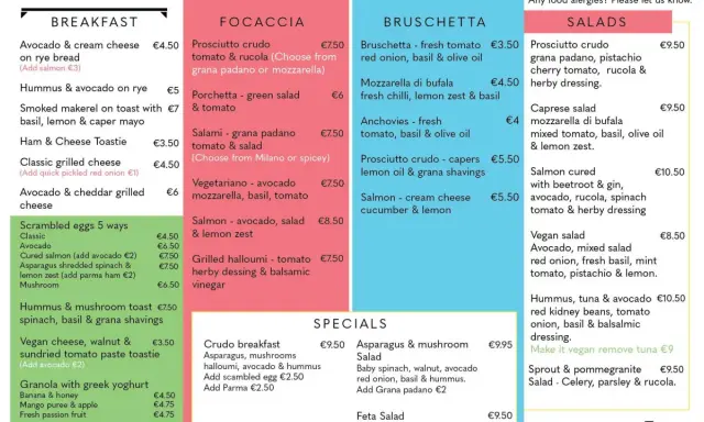 Menu z Malty: śniadania, focaccie, bruschetty, sałatki. Sprawdź, ile kosztuje obiad na Malcie, np. sałatka z prosciutto za €9.50.