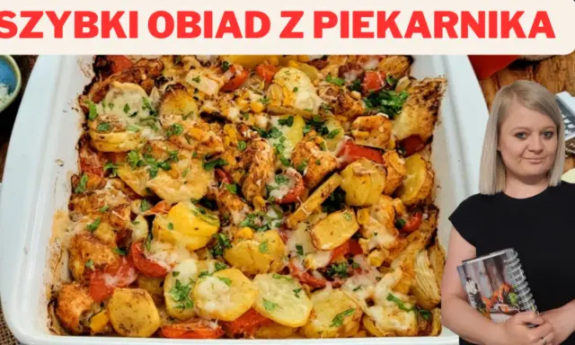 Pyszne ziemniaki z kurczakiem i warzywami zapieczone w piekarniku. Idealne co na obiad z piekarnika, gdy brakuje czasu.